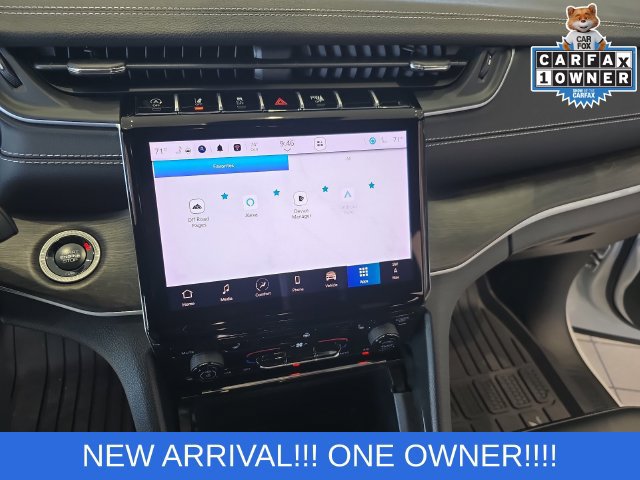 Used 2024 Jeep Grand Cherokee L Limited w/ Black Appearance Package AWD/4WD image 17