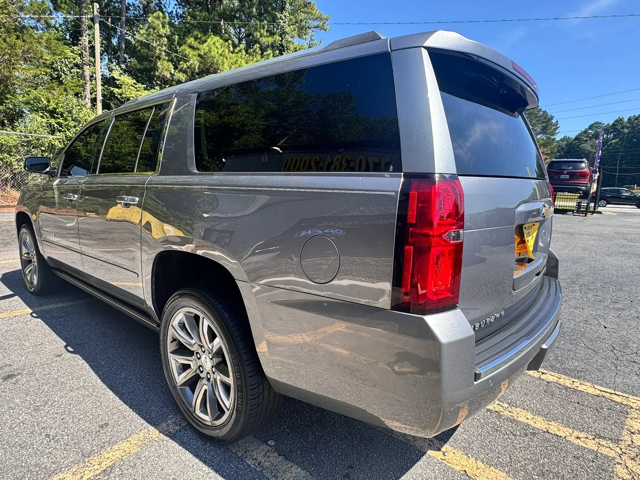 Used 2019 Chevrolet Suburban Premier RWD image 5