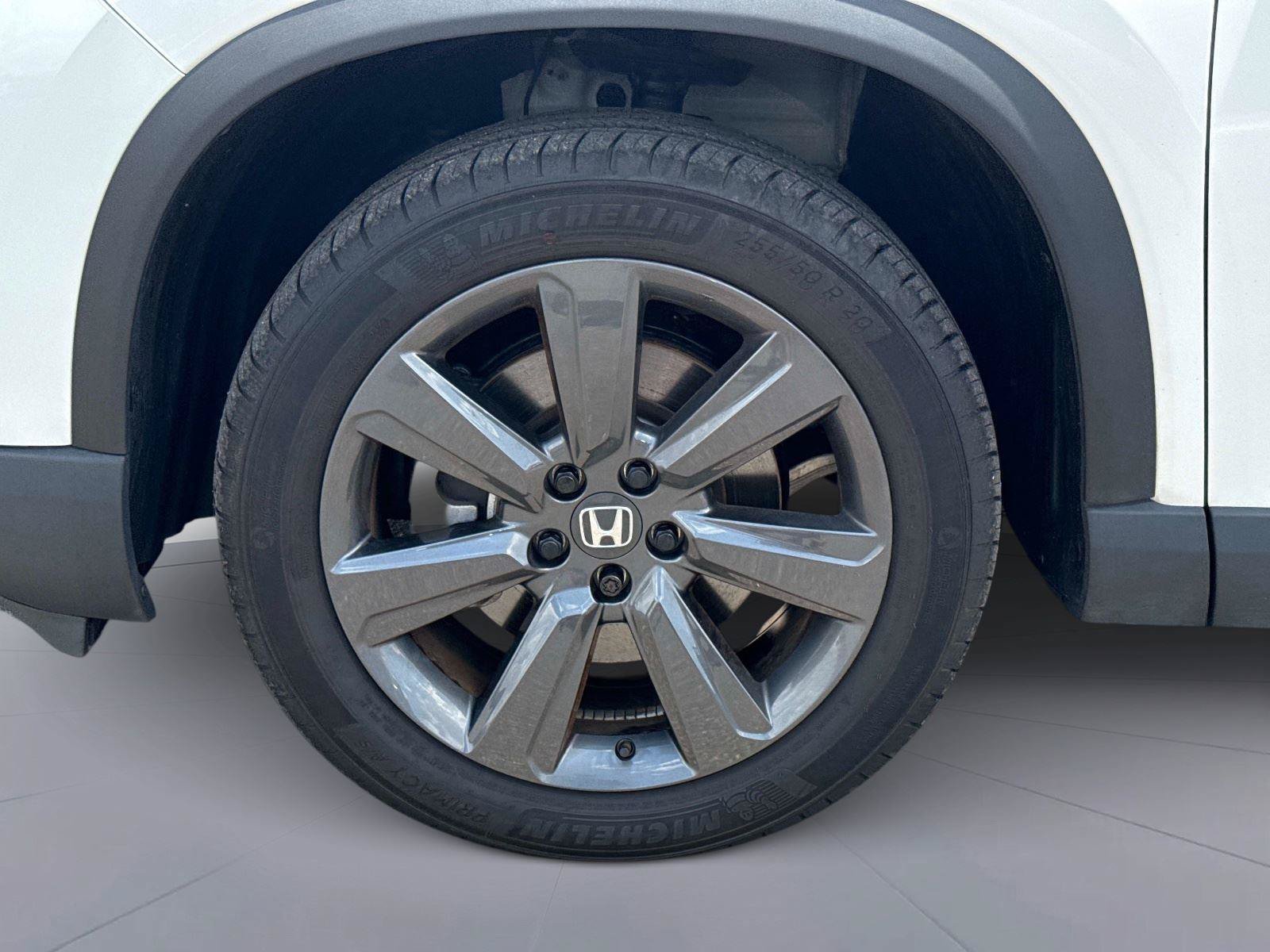 Certified 2025 Honda Pilot Sport image 11
