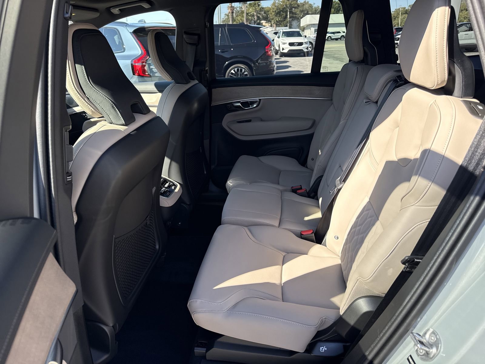 New 2026 Volvo XC90 B6 Plus w/ Protection Package Premier image 13