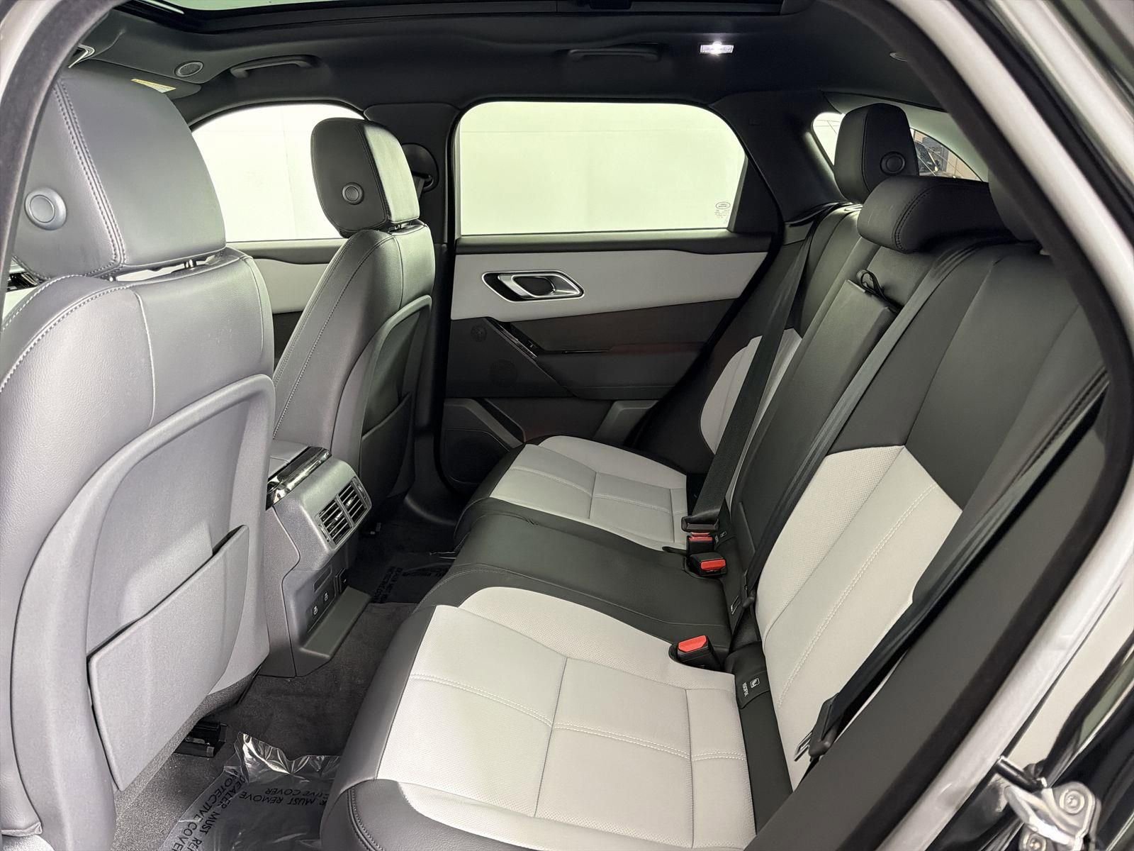 New 2026 Land Rover Range Rover Velar Dynamic SE image 27