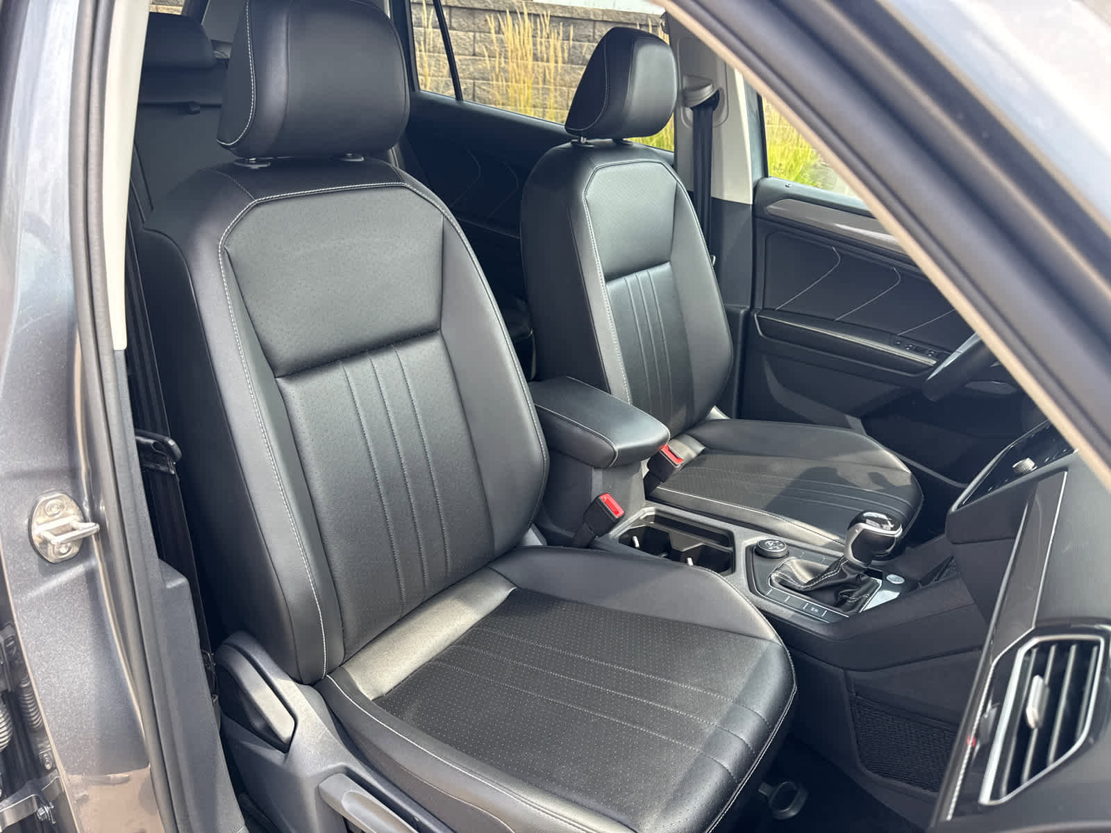 Certified 2024 Volkswagen Tiguan SE image 14