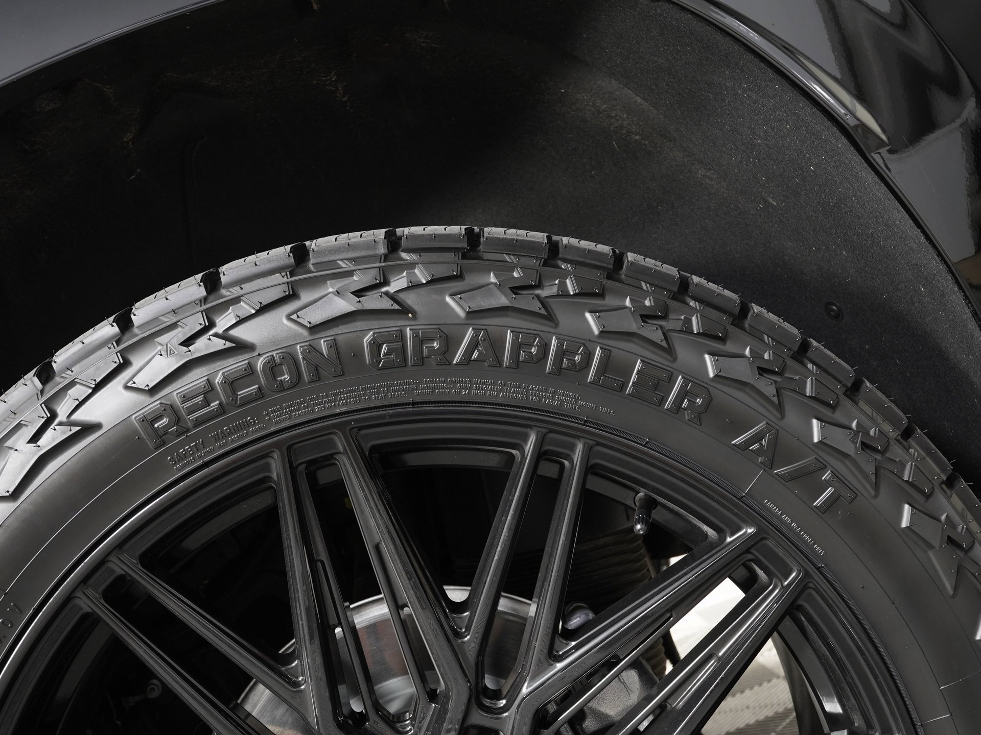 Used 2025 GMC Yukon XL Denali Ultimate image 41