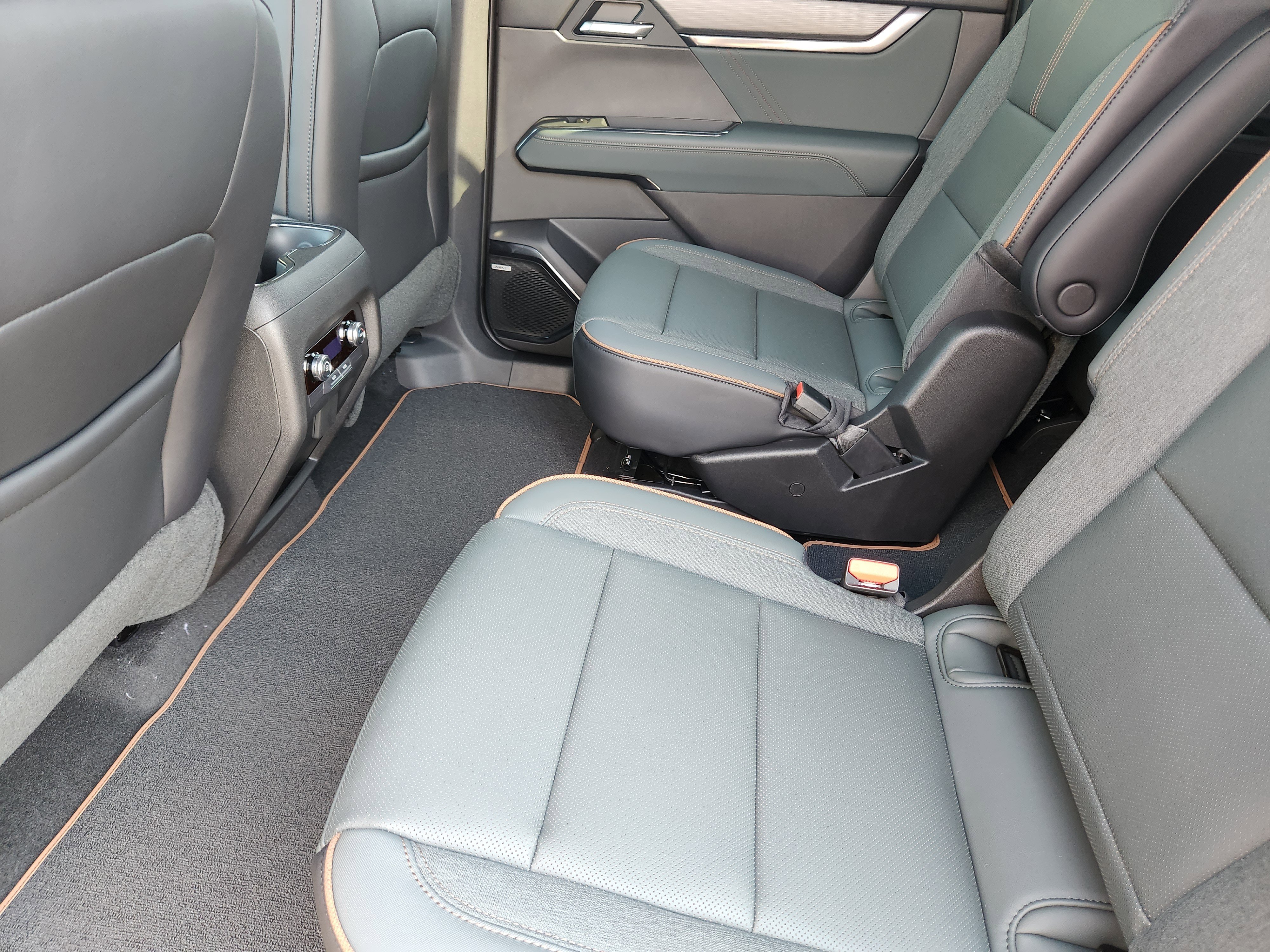 New 2026 GMC Acadia AT4 image 21