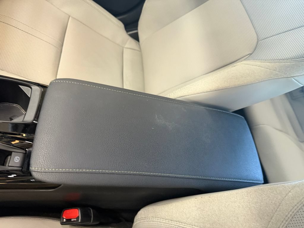 Used 2025 Toyota Camry XLE FWD image 18