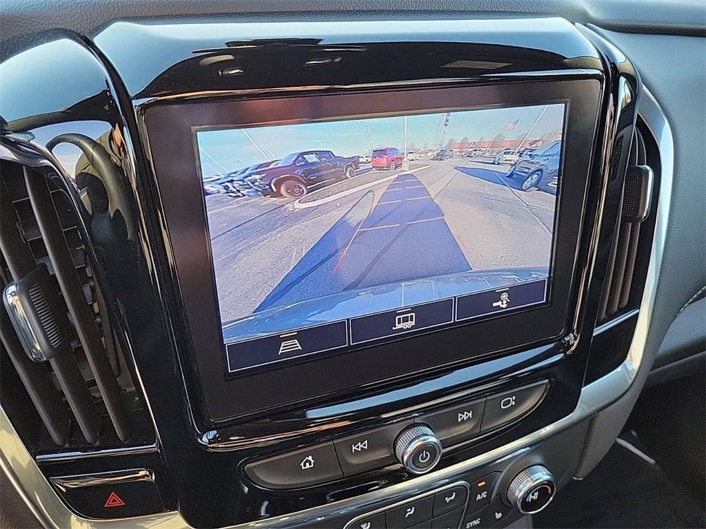 Used 2023 Chevrolet Traverse LT image 27