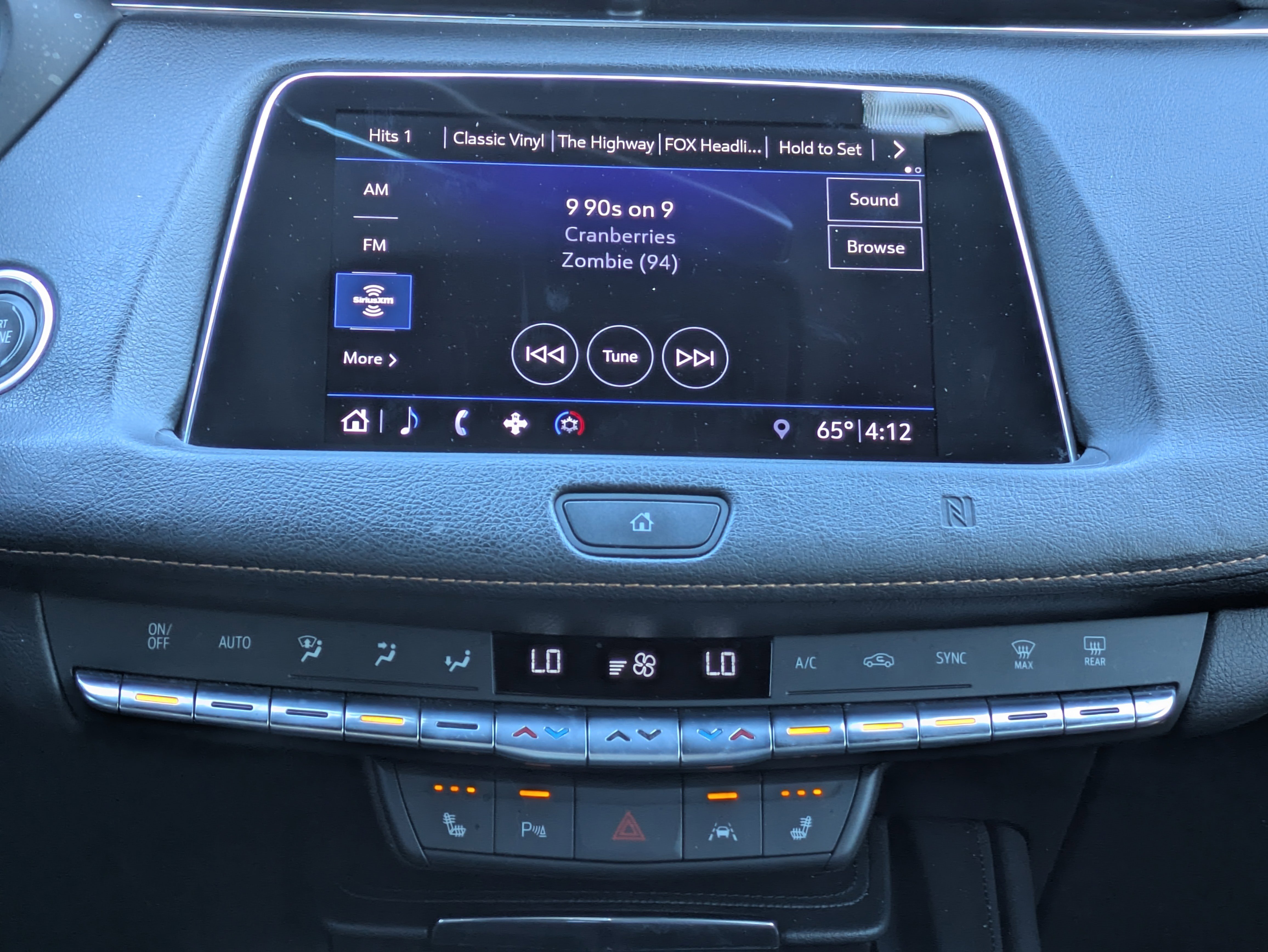 Certified 2019 Cadillac XT4 Sport w/ Technology Package FWD image 19