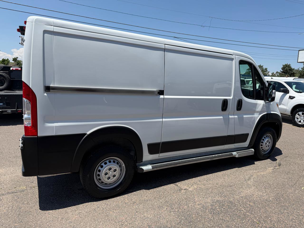 Used 2025 RAM ProMaster 2500 w/ U-Haul Equipment Group FWD image 10