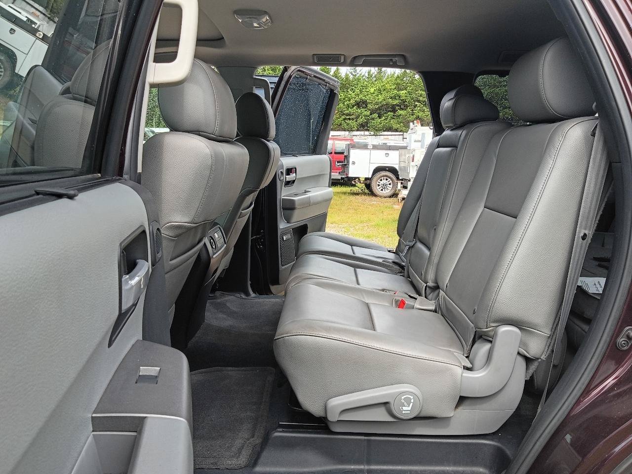 Used 2017 Toyota Sequoia Limited w/ Safety & Convenience Package AWD/4WD image 23
