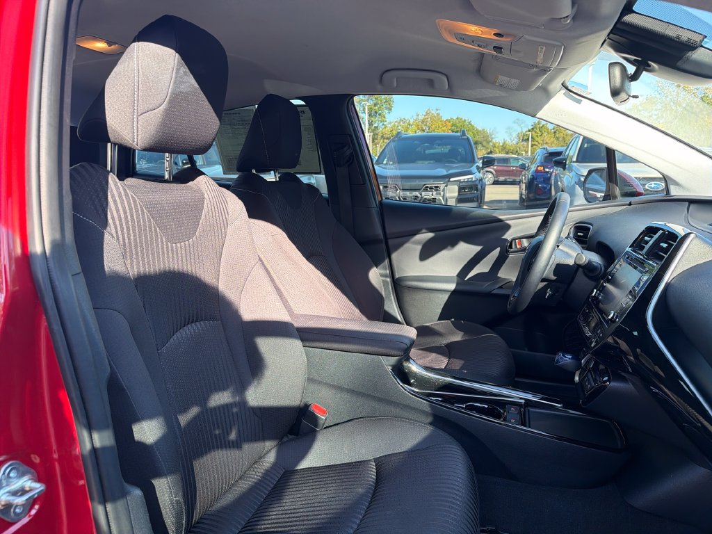 Used 2022 Toyota Prius Prime LE FWD image 28