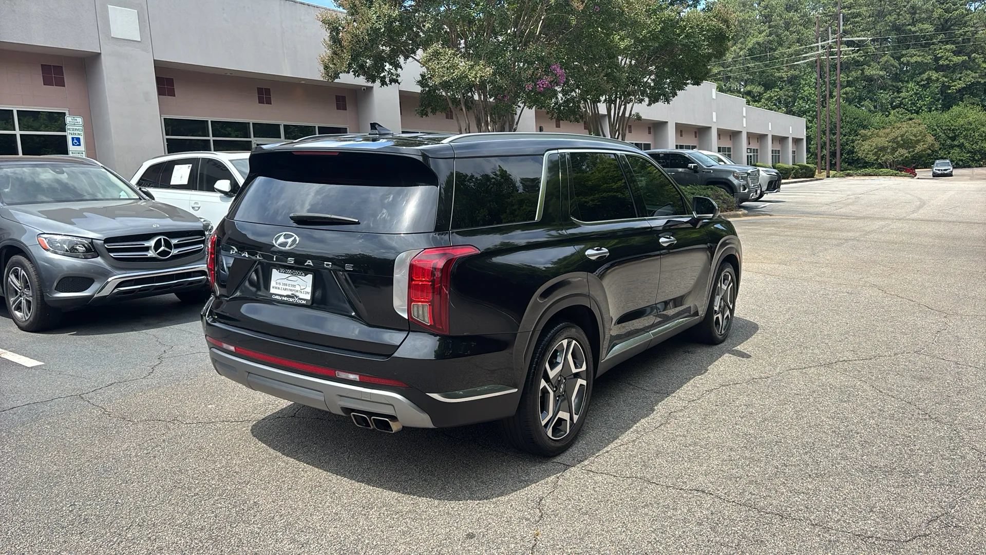 Used 2024 Hyundai Palisade Limited FWD image 5