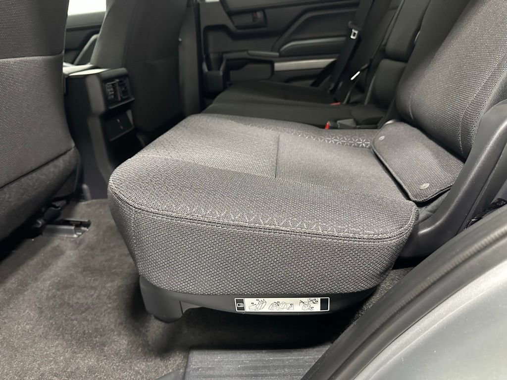 Used 2025 Toyota 4Runner SR5 AWD/4WD image 43