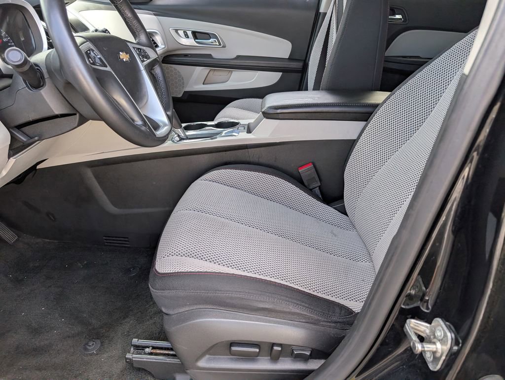 Used 2017 Chevrolet Equinox LT w/ Convenience Package image 9