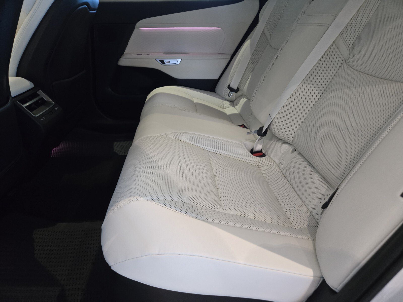 New 2026 Lexus ES 350e FWD image 7