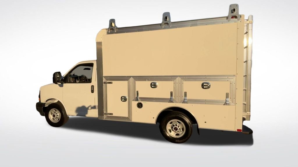 New 2025 GMC Savana 3500 w/ Power Convenience Package image 7