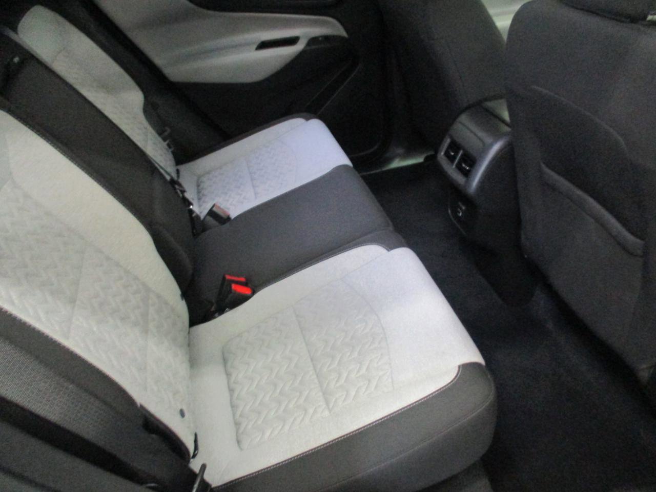 Used 2023 Chevrolet Equinox LT w/ Driver Convenience Package image 11