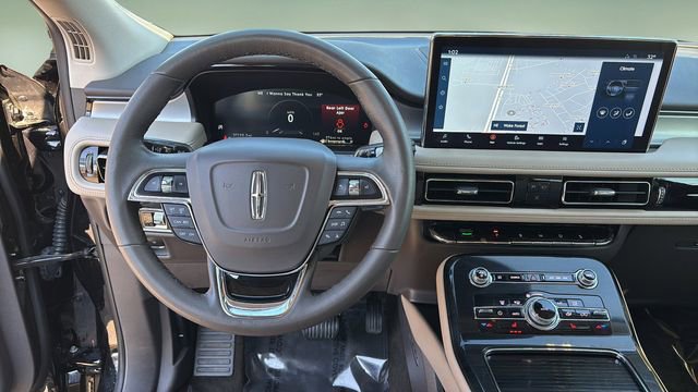 Used 2023 Lincoln Nautilus Standard w/ Premium Package image 9