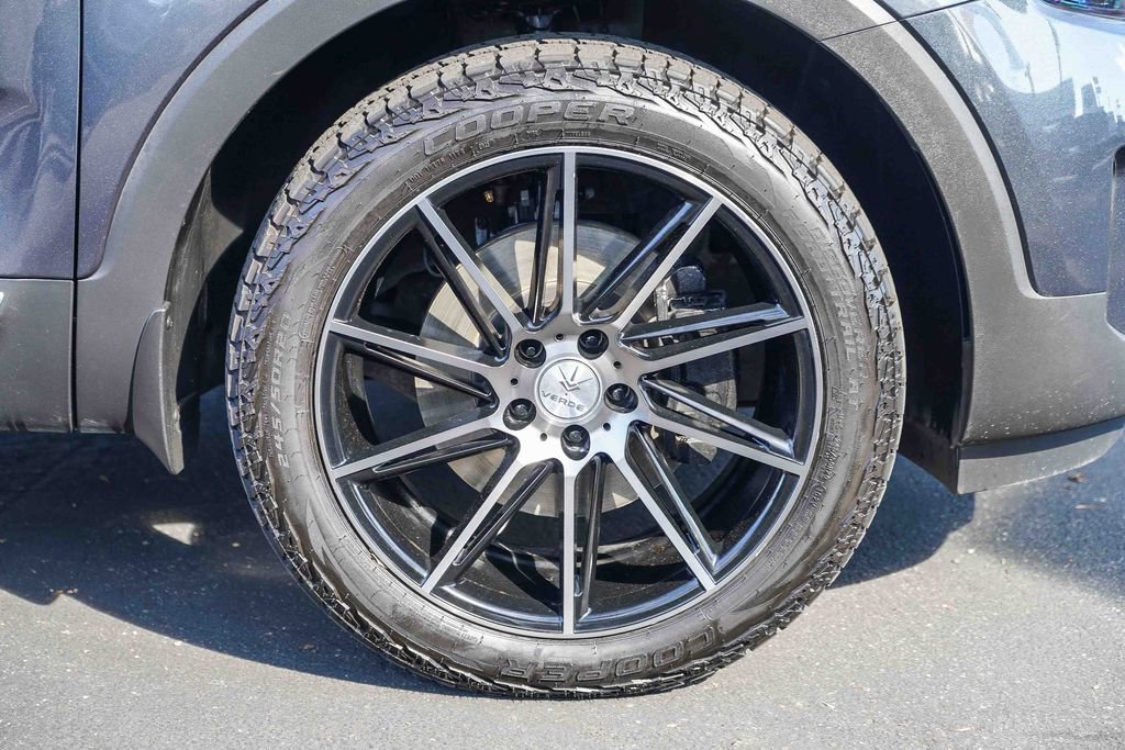 Used 2024 Kia Telluride EX w/ EX Captain's Chair Package image 13