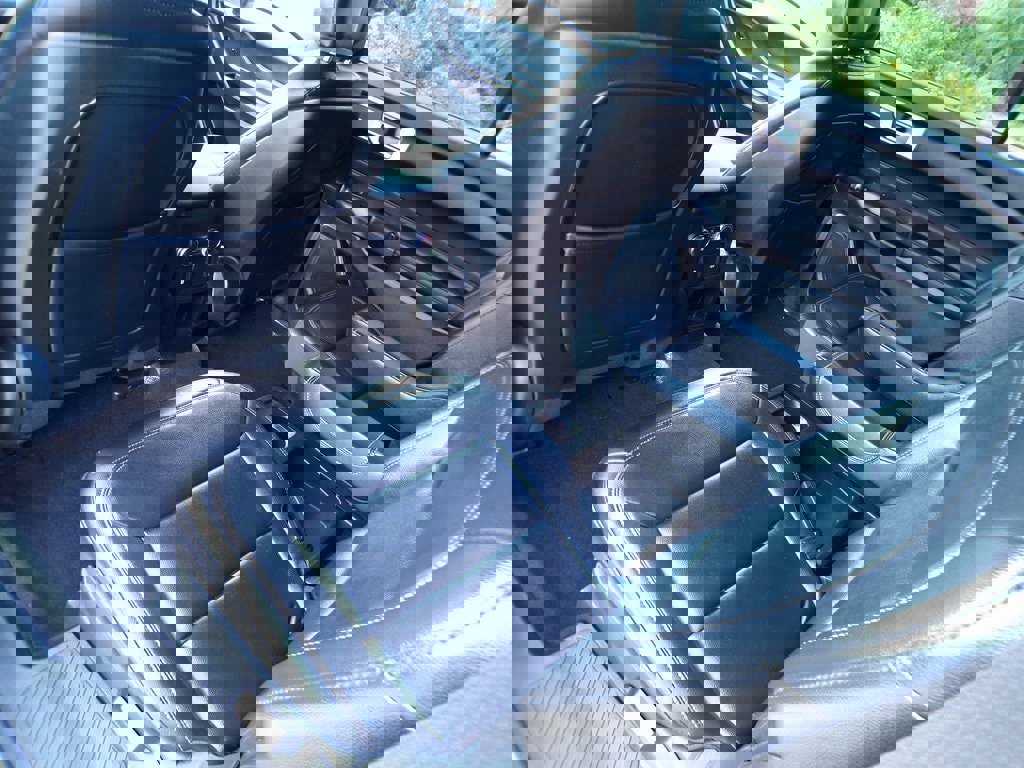 Used 2020 Ford Explorer XLT w/ Equipment Group 202A image 19