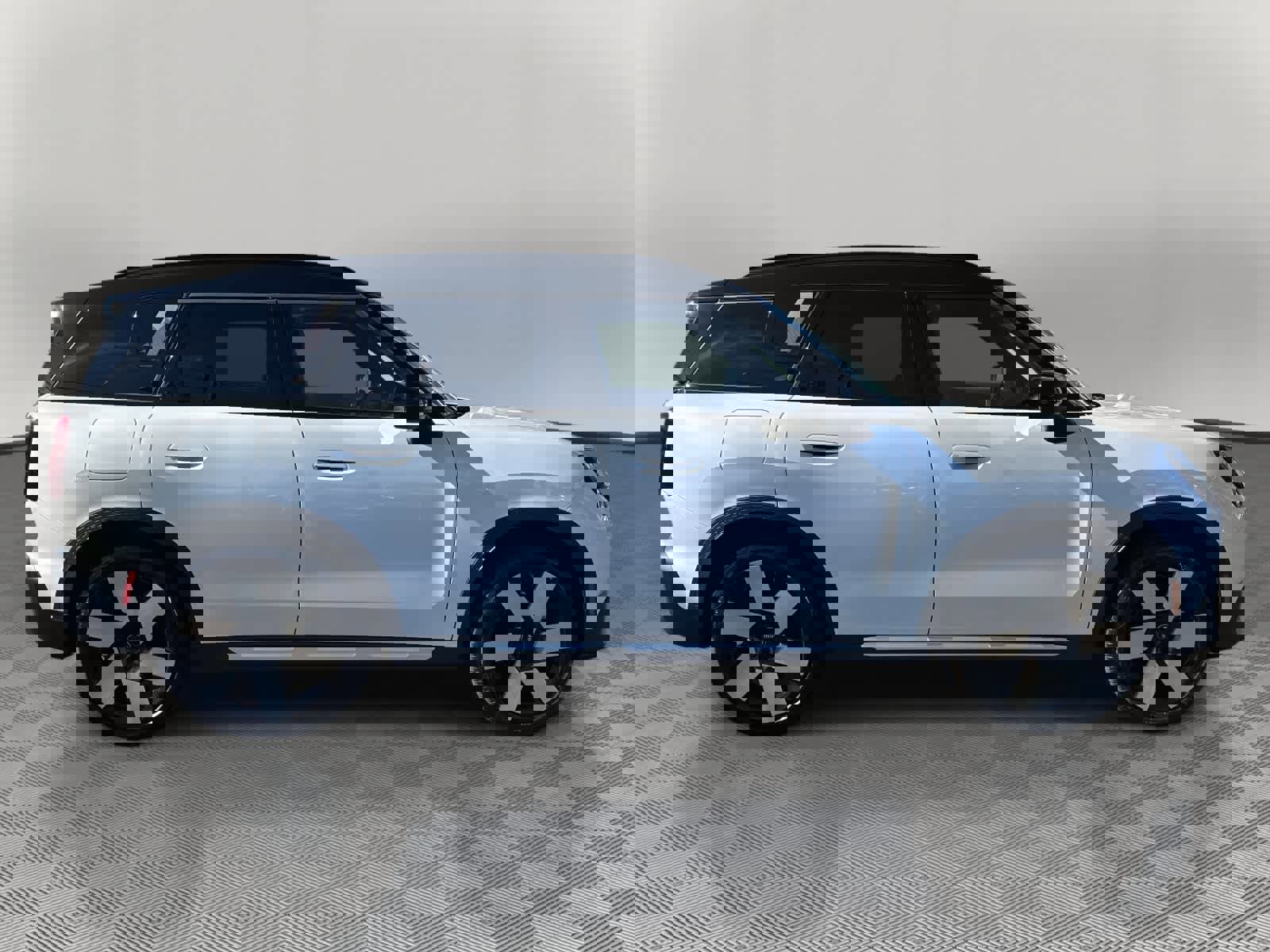 Used 2025 MINI Cooper Countryman S w/ Comfort Package Max image 2