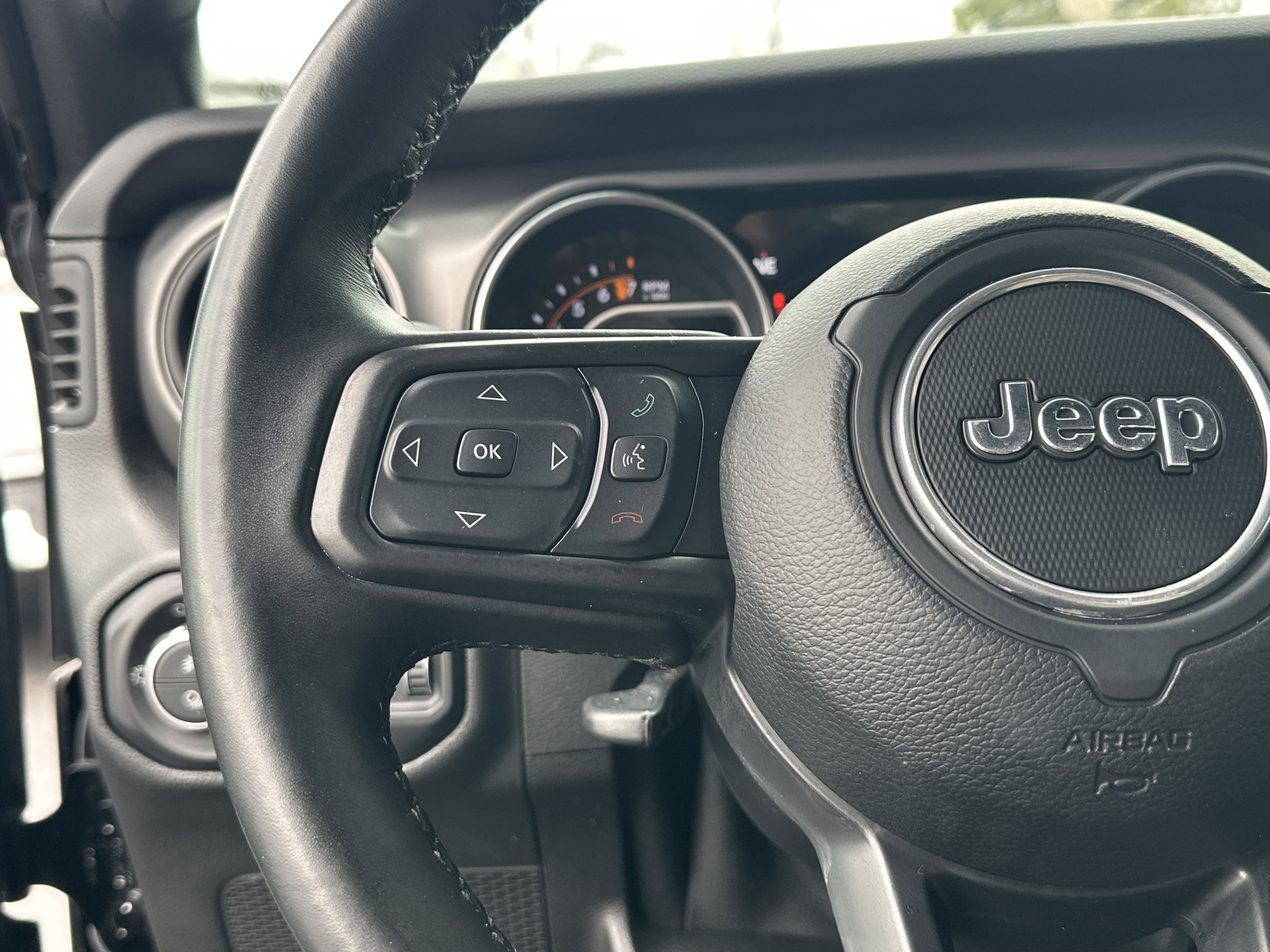 Used 2021 Jeep Gladiator Sport image 27