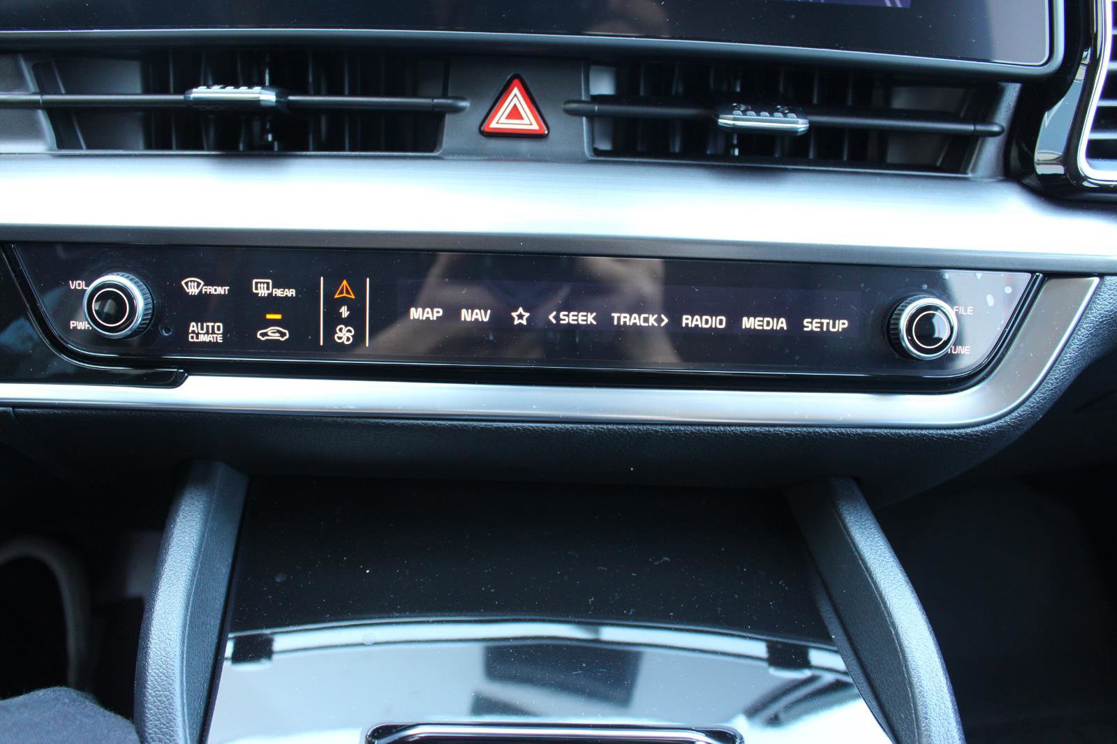 Used 2025 Kia Sportage EX image 23