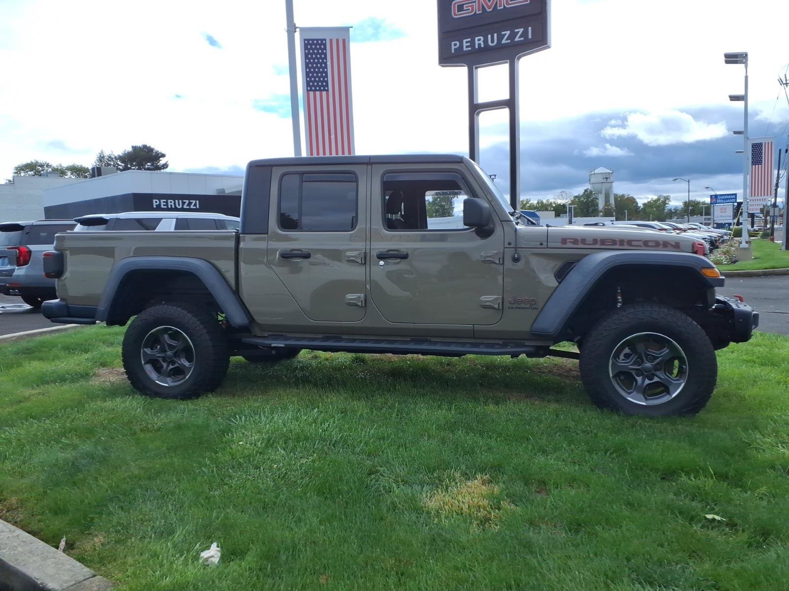 Used 2020 Jeep Gladiator Rubicon AWD/4WD image 2