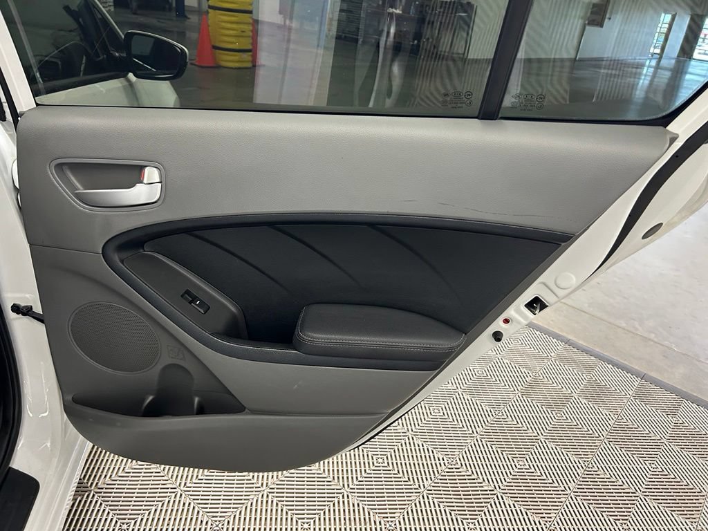 Used 2017 Kia Forte LX FWD image 10