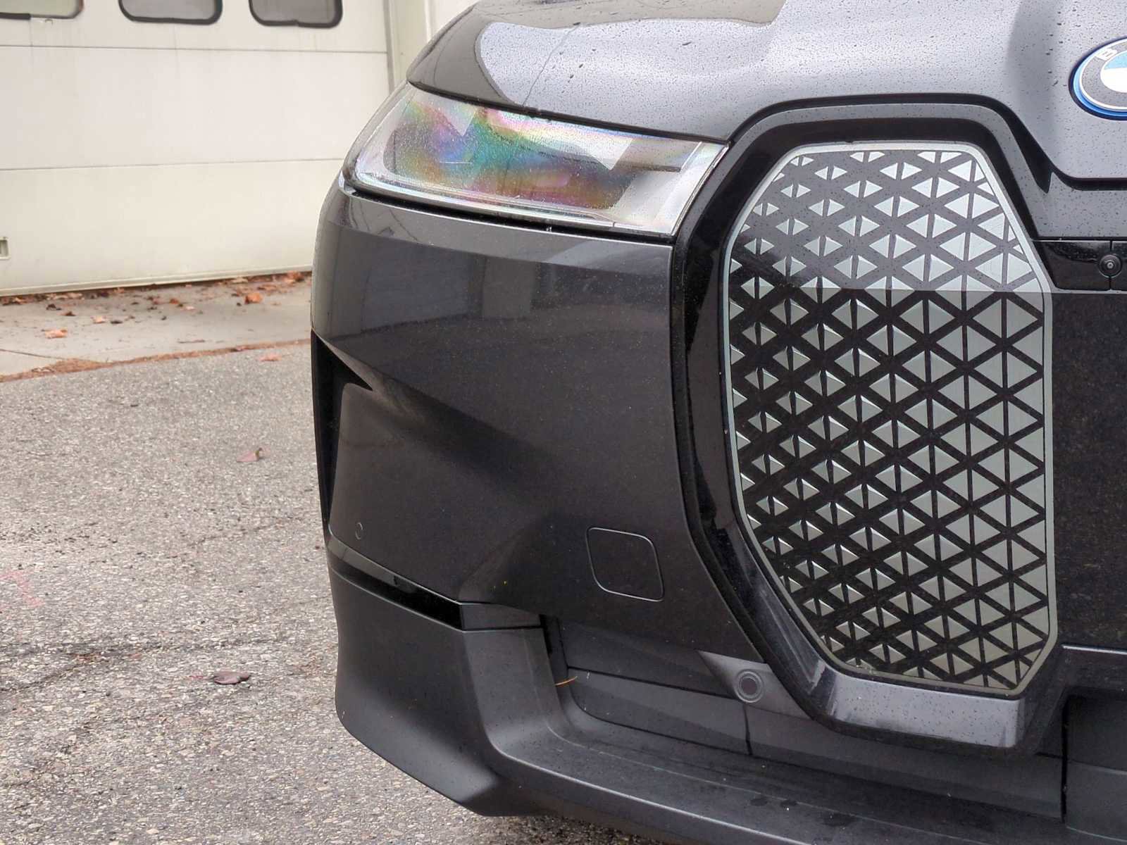 Used 2025 BMW iX xDrive50 image 11