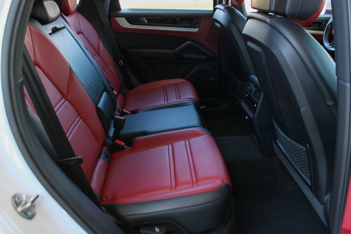 Used 2024 Porsche Cayenne S AWD/4WD image 24