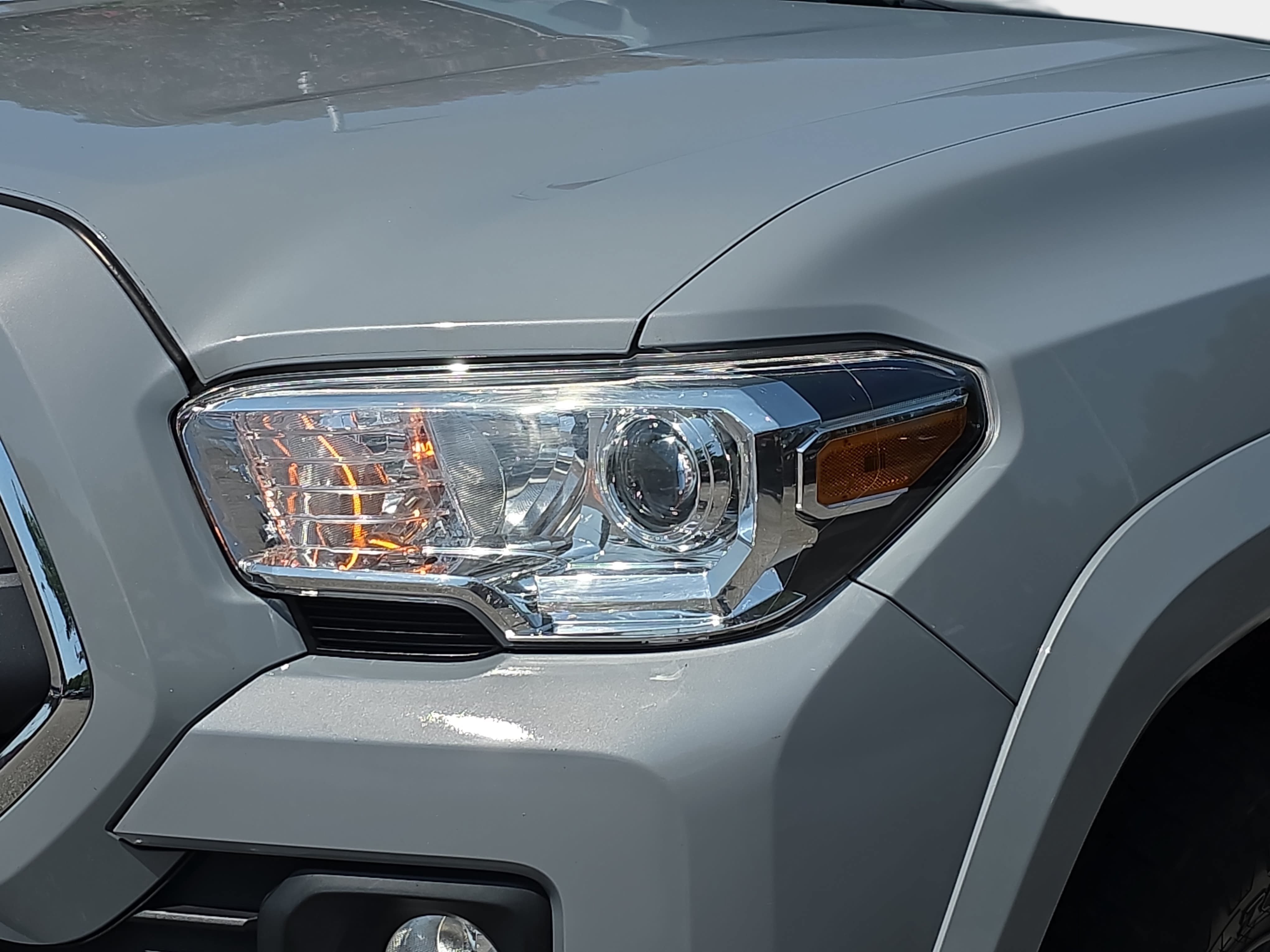 Used 2021 Toyota Tacoma SR5 AWD/4WD image 28