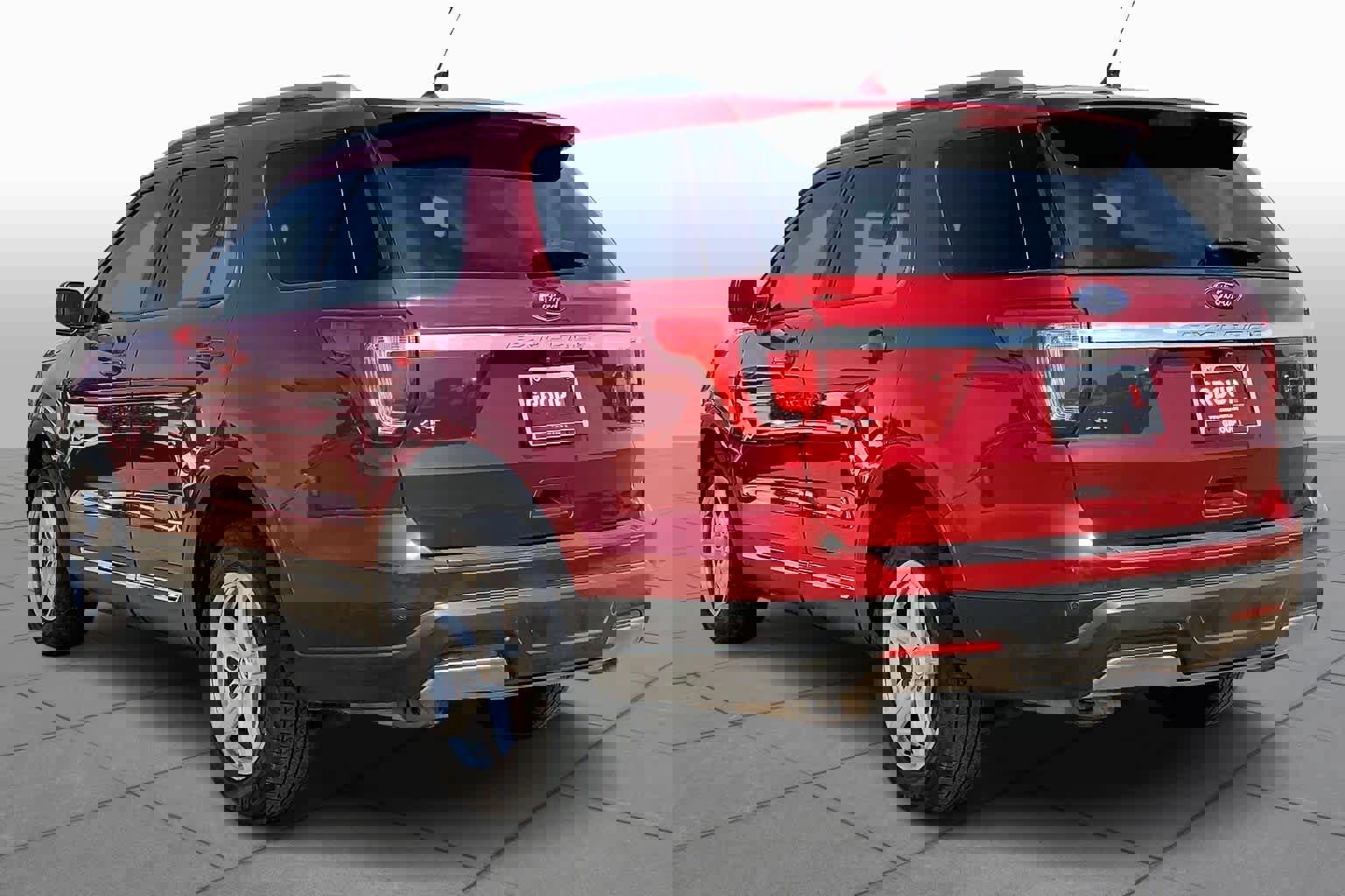 Used 2019 Ford Explorer XLT w/ Equipment Group 201A image 12