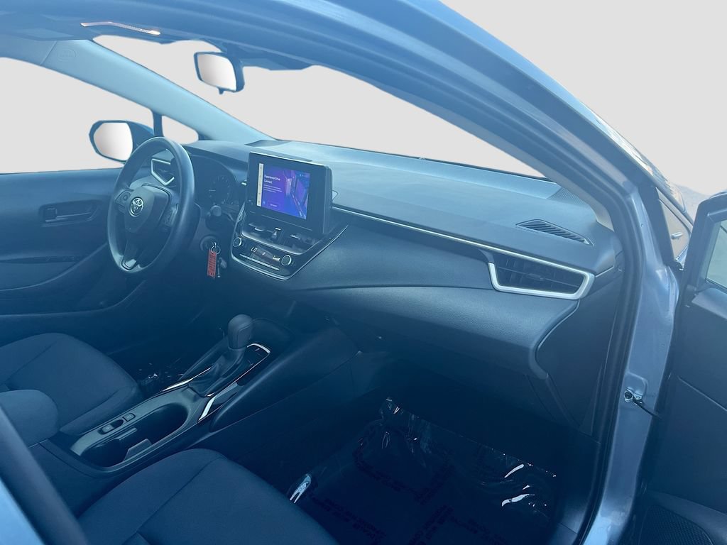 Used 2025 Toyota Corolla LE FWD image 27