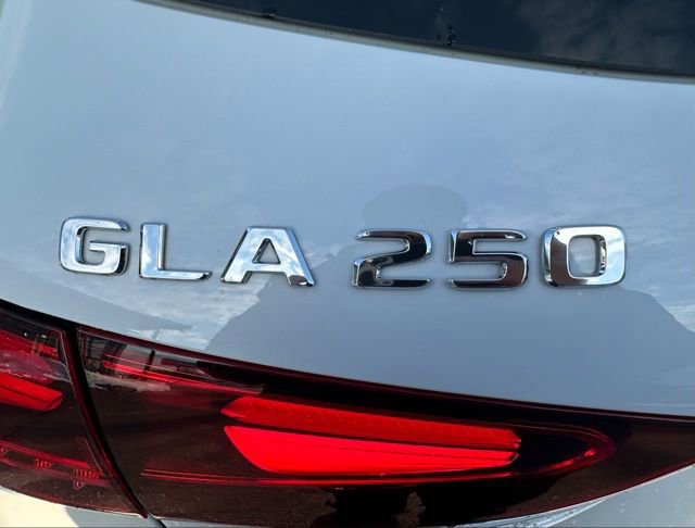 Used 2024 Mercedes-Benz GLA 250 4MATIC image 9
