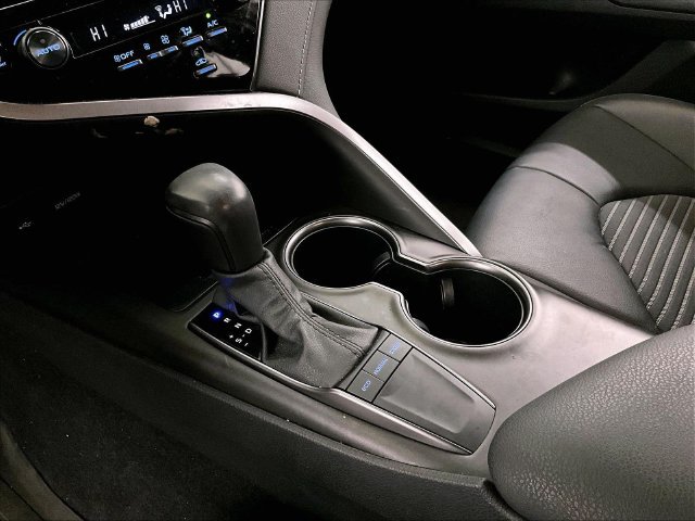 Used 2022 Toyota Camry SE FWD image 16