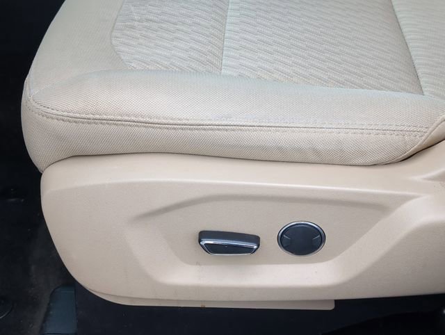 Used 2016 Ford Explorer FWD image 14
