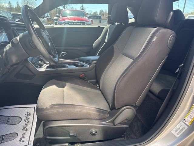 Used 2015 Dodge Challenger R/T w/ Quick Order Package 22B R/T RWD image 9