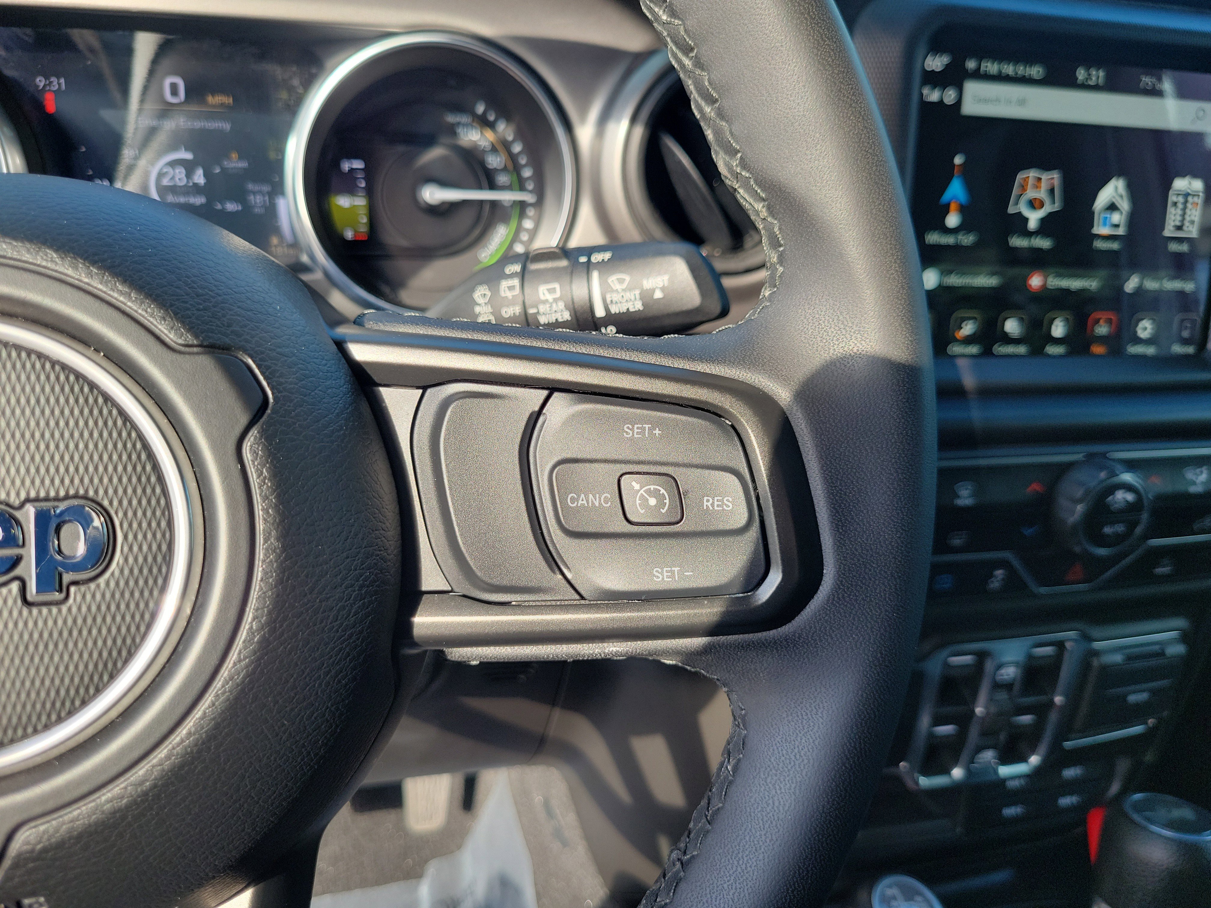 Used 2023 Jeep Wrangler Unlimited w/ Sun & Screen Package image 19