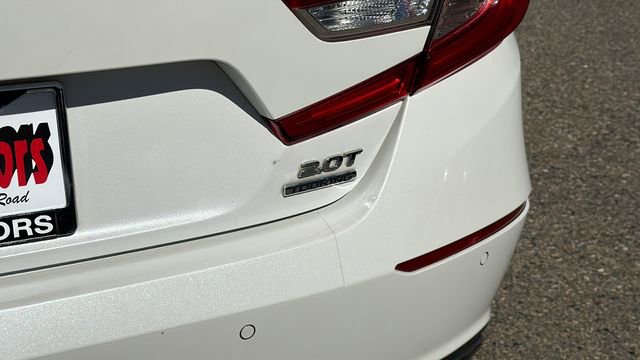 Used 2018 Honda Accord Touring image 11
