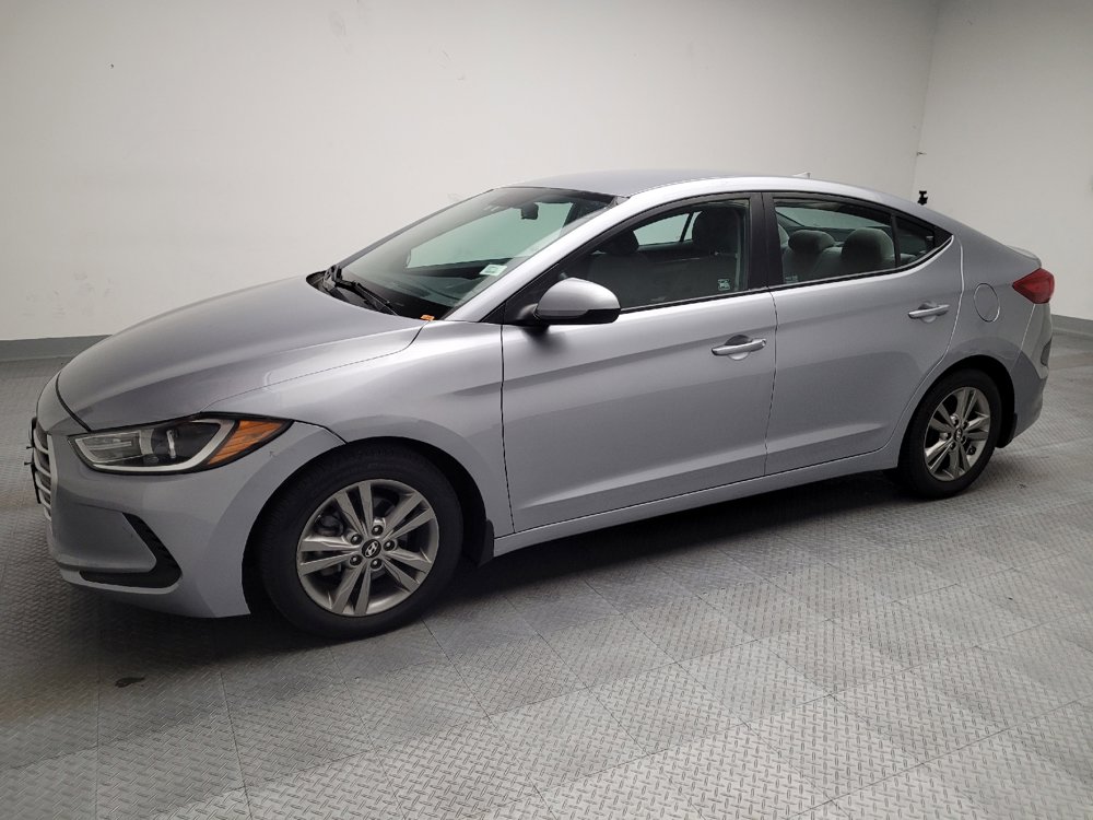 Used 2017 Hyundai Elantra SE image 2
