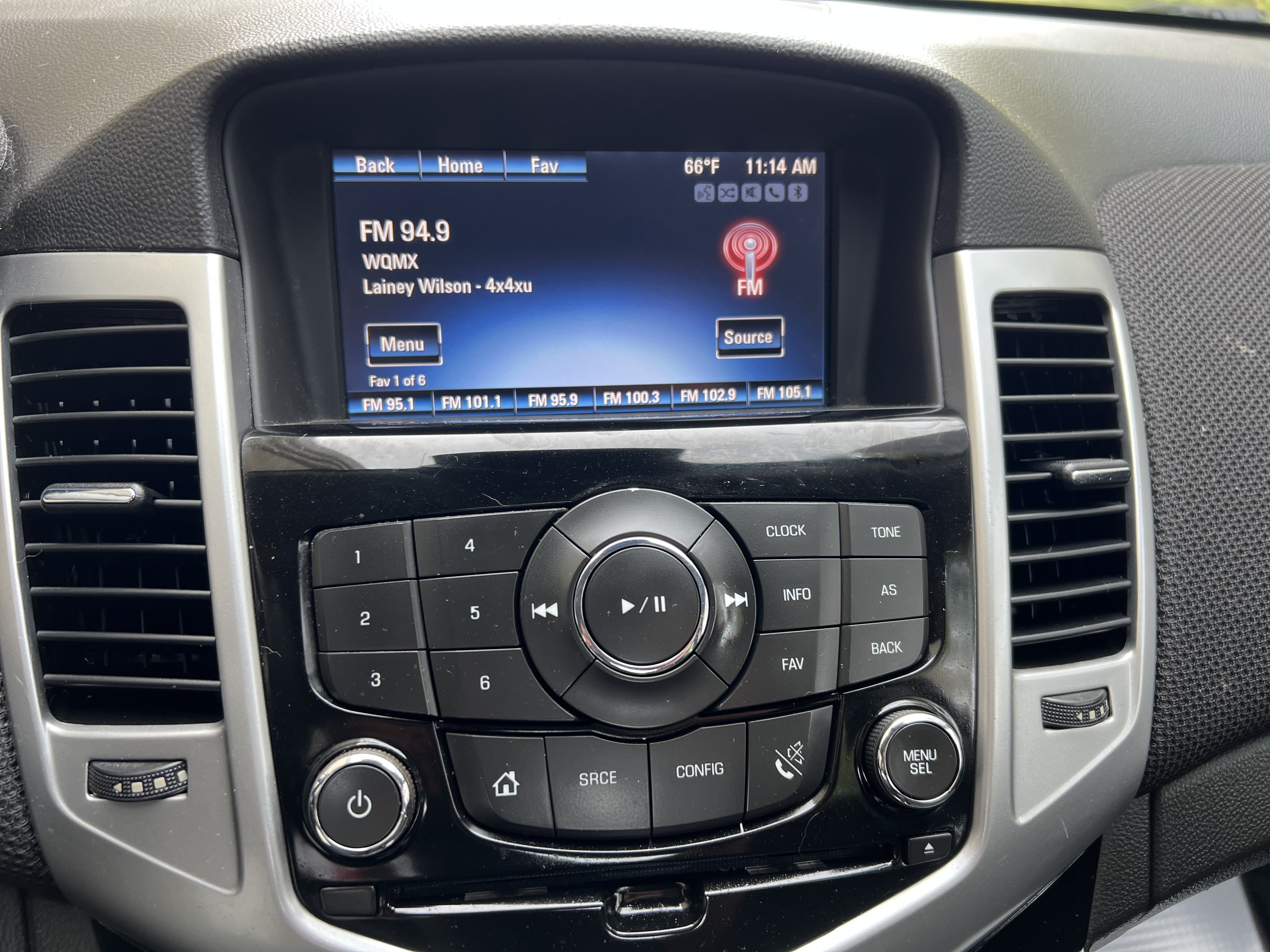 Used 2016 Chevrolet Cruze LT w/ Technology Package FWD image 19