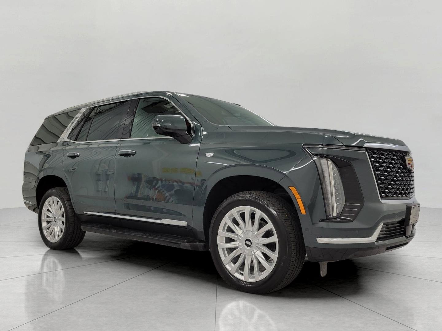 Used 2025 Cadillac Escalade Luxury w/ LPO, Floor Liner Package AWD/4WD image 1