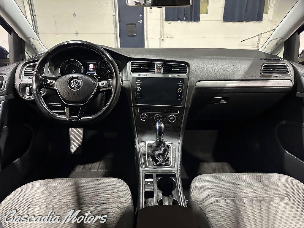 Used 2019 Volkswagen e-Golf SE w/ Driver Assistance Package image 16