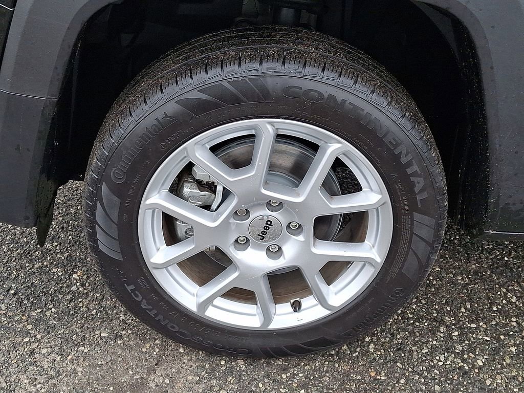 Used 2023 Jeep Renegade Latitude AWD/4WD image 29