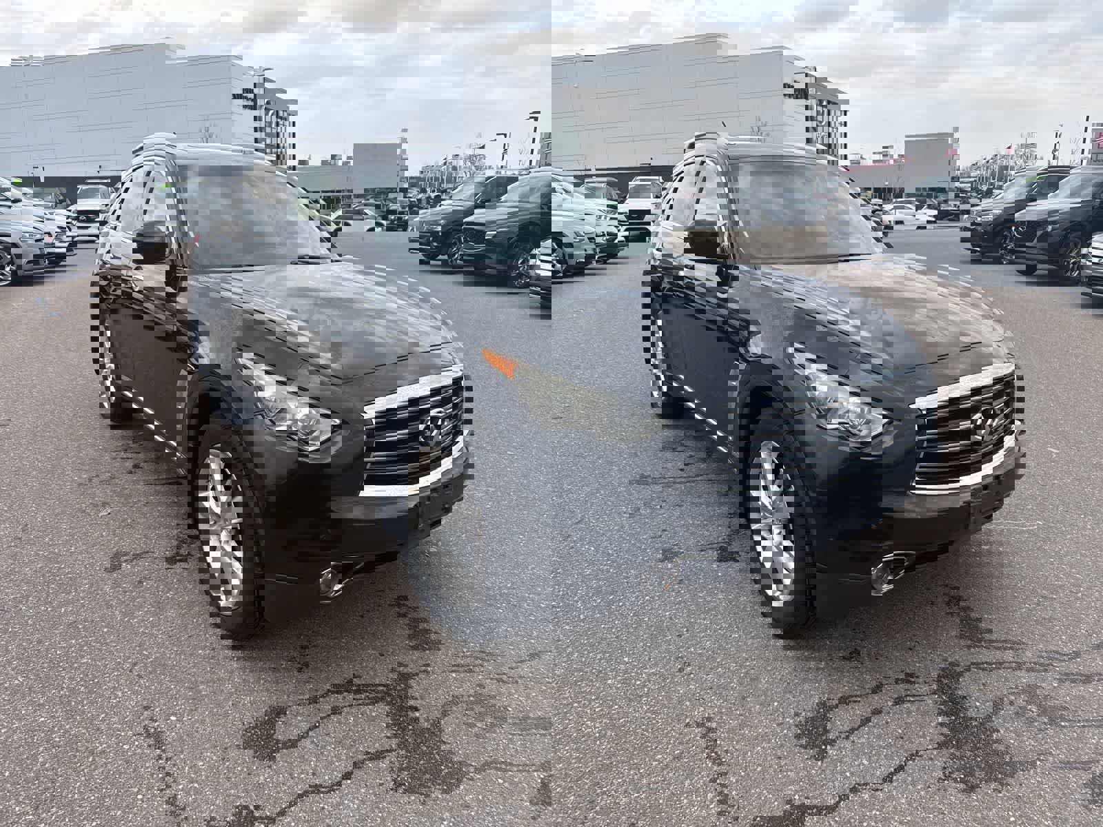 Used 2012 INFINITI FX35 AWD w/ Premium Pkg image 3