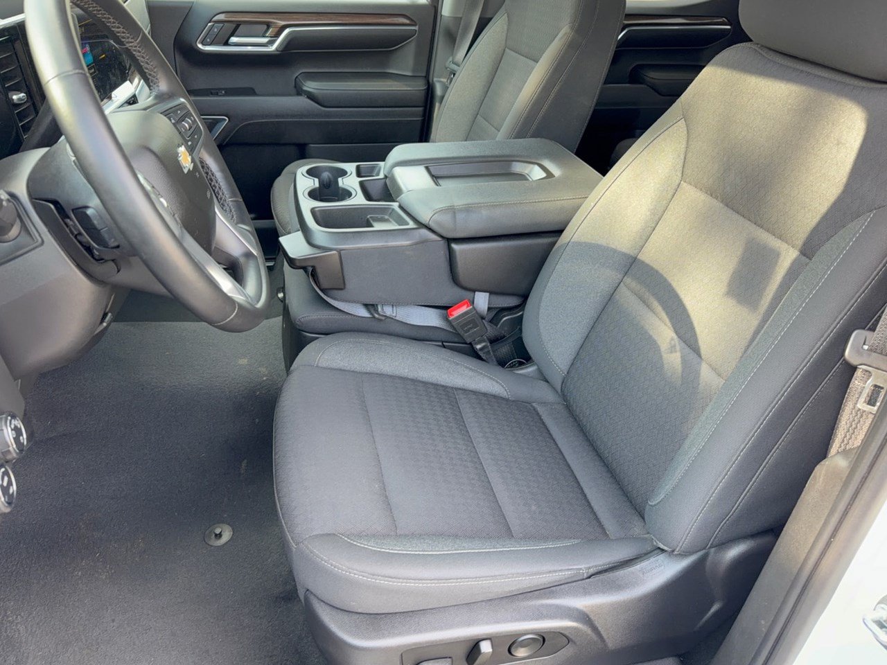 Used 2023 Chevrolet Silverado 1500 LT w/ Protection Package AWD/4WD image 5