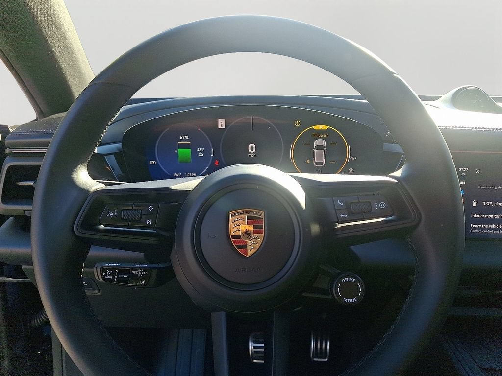 Used 2024 Porsche Macan 4 Electric AWD/4WD image 20