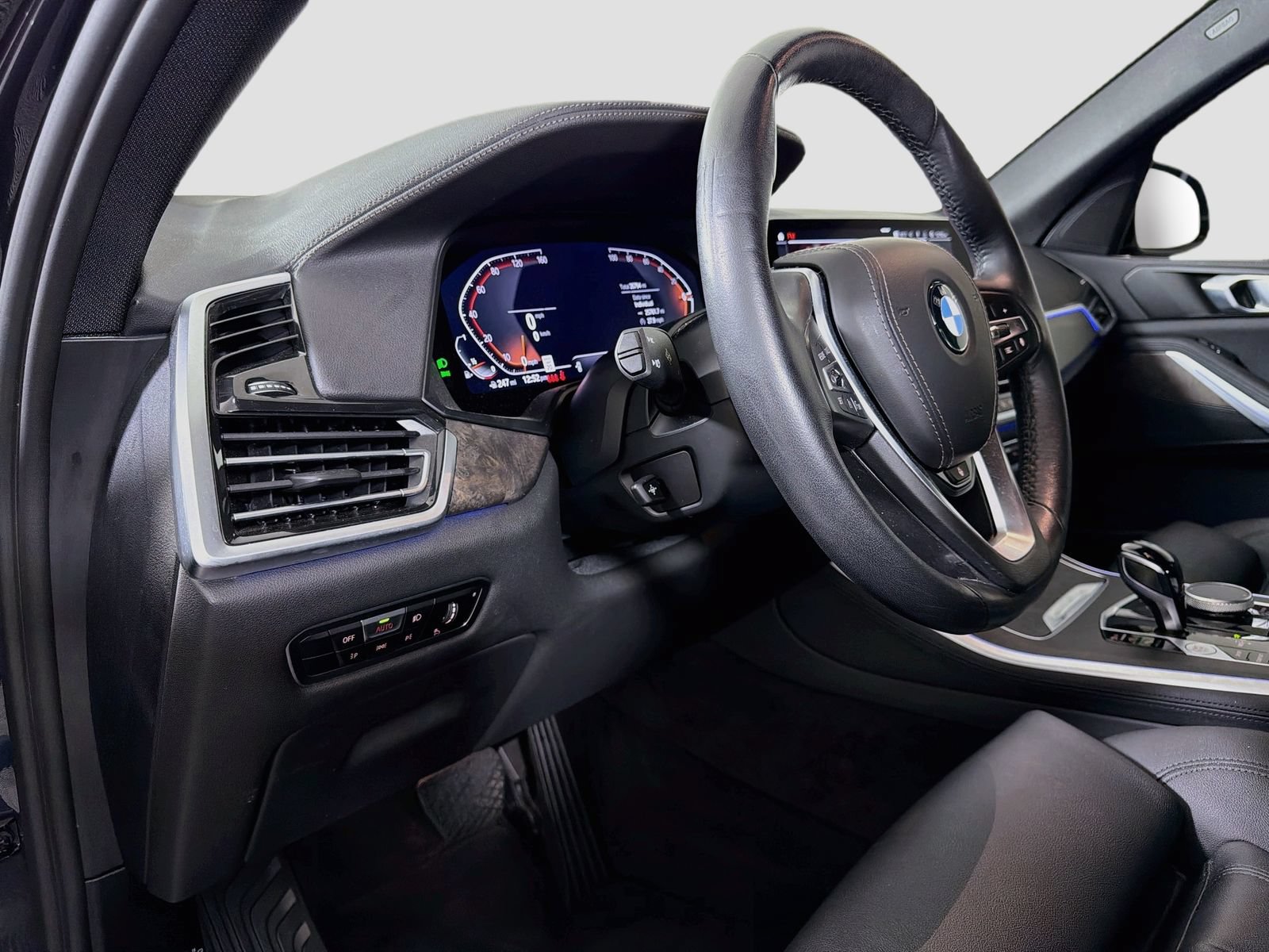 Used 2022 BMW X5 xDrive40i w/ Parking Assistance Package AWD/4WD image 10