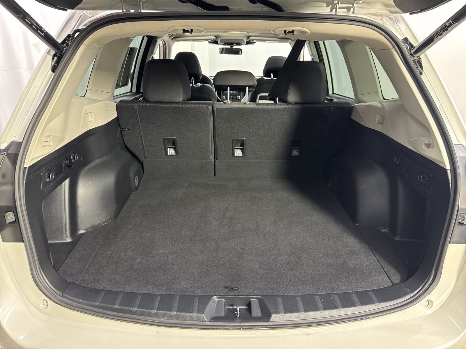 Used 2022 Subaru Forester Premium AWD/4WD image 38