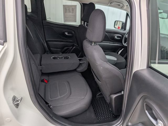 Used 2022 Jeep Renegade Latitude w/ Convenience Group image 30